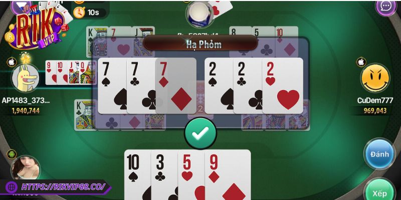 Cách chia bài trong phỏm Rikvip đúng luật