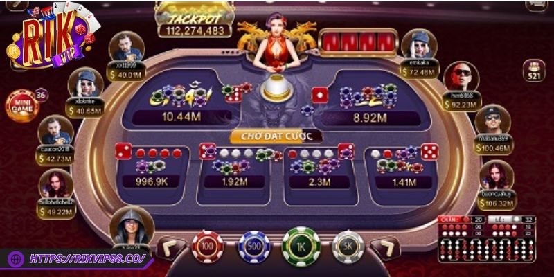 Xóc Đĩa Đổi Thưởng Rikvip – Game Giải Trí Ăn Tiền Hot Nhất 2 Toàn bộ quá trình xóc lắc diễn ra trên giao diện livestream